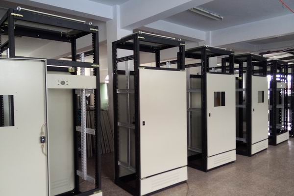 信州控制柜-3683厂家控制柜检修需要注意的